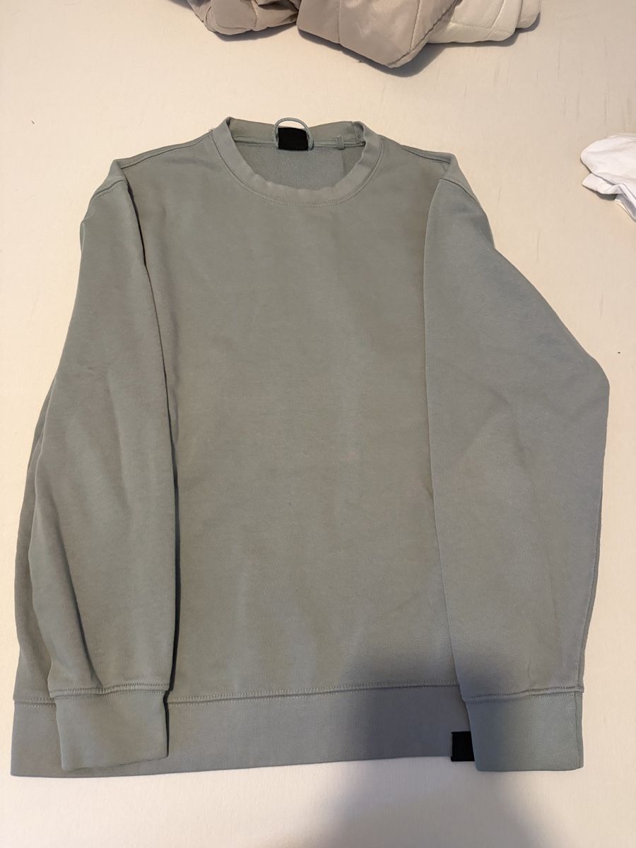 Maglioni & Felpe: 3 Pullover grössen auf den Bilder – Usato da Basel venduto da Fabiio94 3