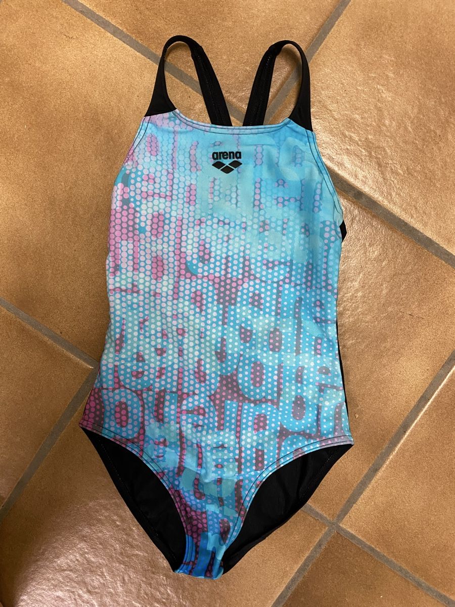 Costumi da bagno & Bikini: Badeanzug Arena 134/140 – Usato da Killwangen venduto da Sommer15