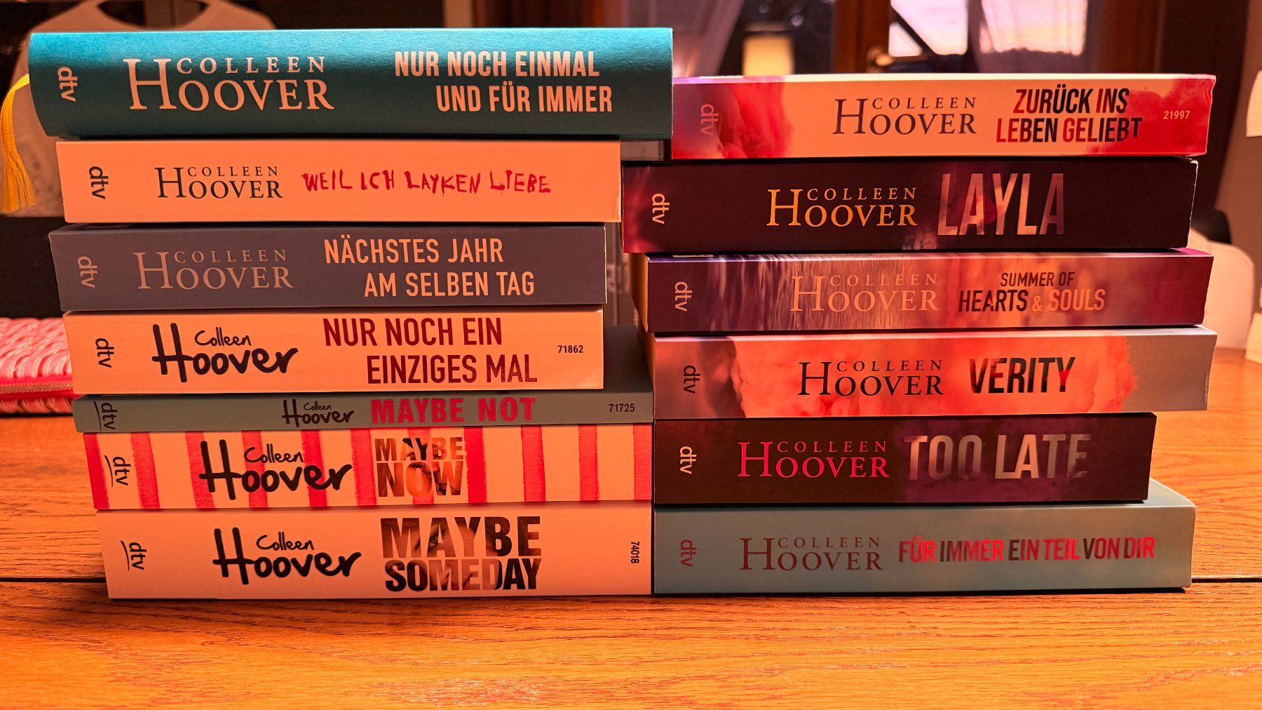 Libri: Diverse Colleen Hoover Bücher – Usato da Gränichen venduto da Andi71 1