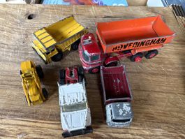 5 antike Spielzeug Autos LKW‘s Baufahrzeuge