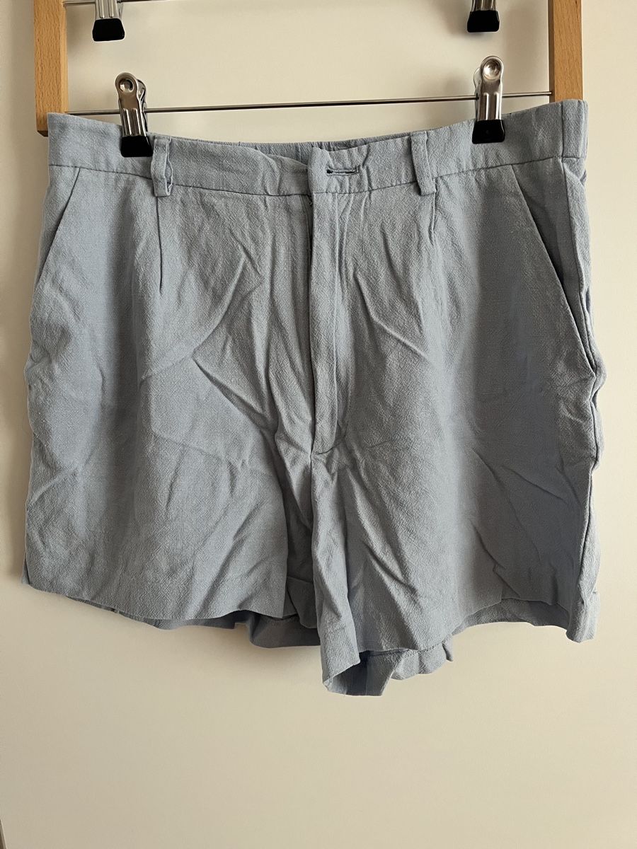 Stradivarius Pantaloni: Sommerliche kurze Hose, hellblau – Usato da Zürich venduto da Lelillemore