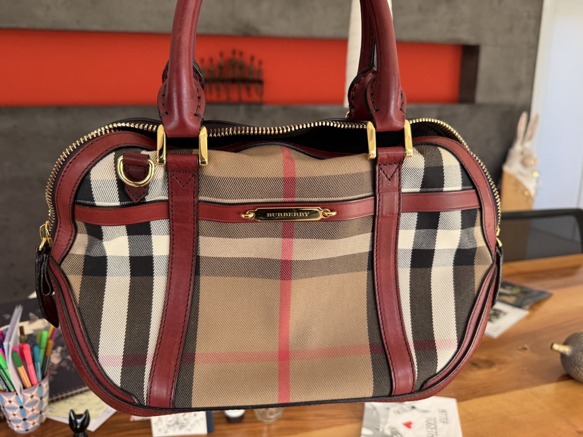Burberry Borse da donna: Burberry Handtasche Check canvas top zustsnd – Usato da Gipf-Oberfrick venduto da Iberico 9