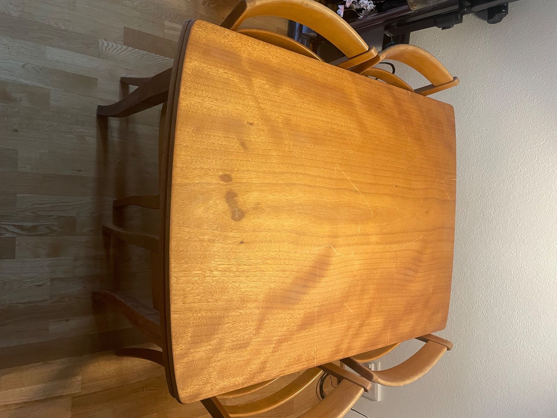 Set di tavolo e panche: Table en bois + 4 chaises en bois – Usato da Fribourg venduto da sol_ldg8 1