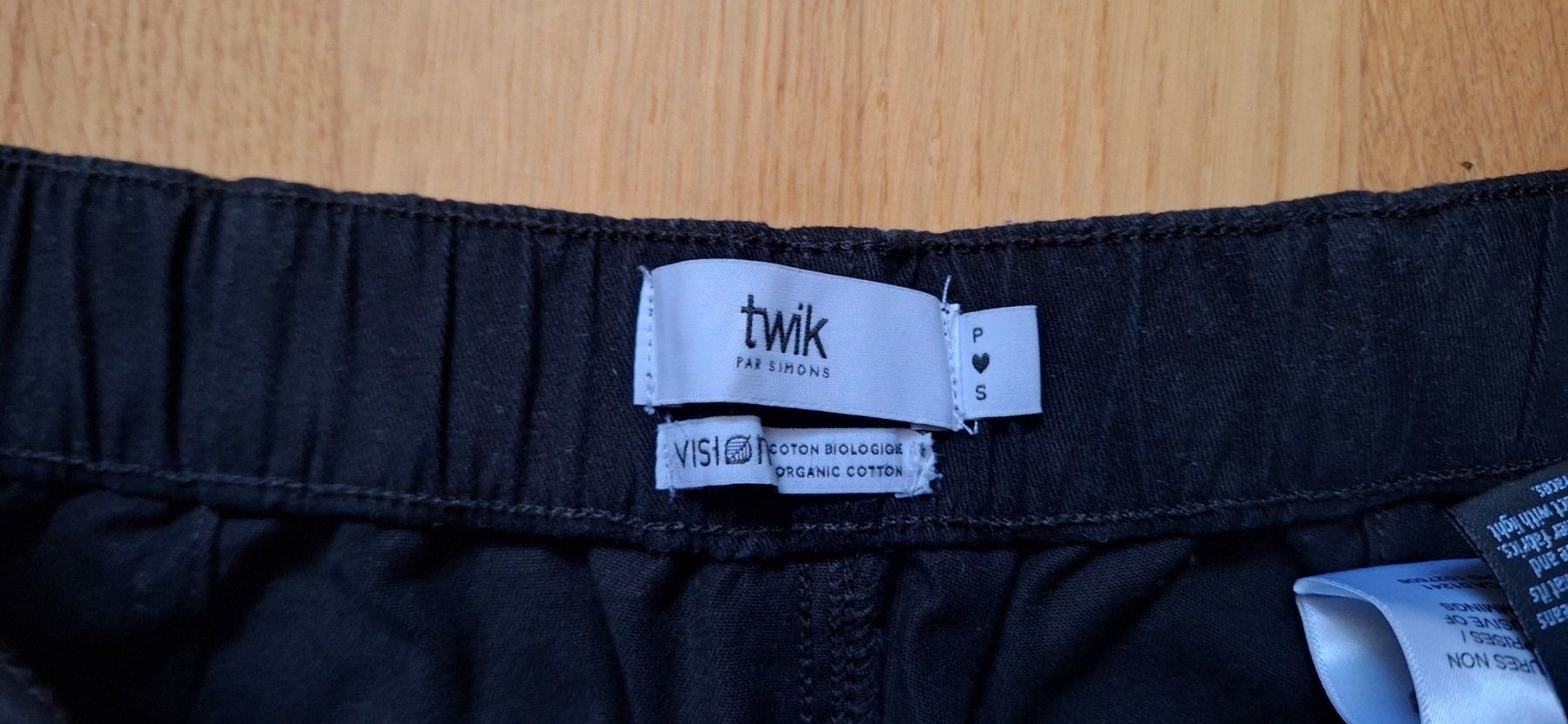 Pantaloni: Twik par Simons, pantalon noir – Nuovo e nell'imballaggio originale da Lussery-Villars venduto da pousinete02 2