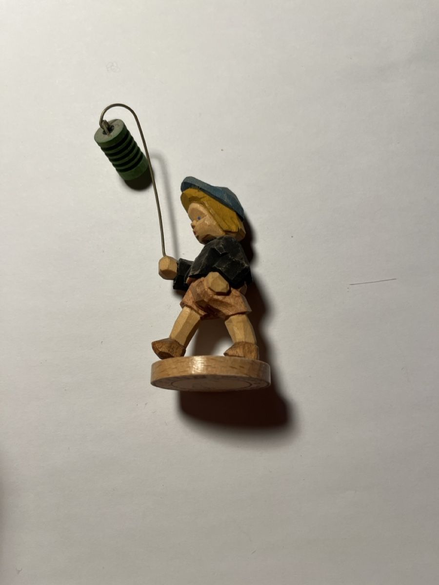 Statuette: Holzfigur Junge mit Windrad, Erzgebirge – Usato da Basel venduto da WissenToGo 1