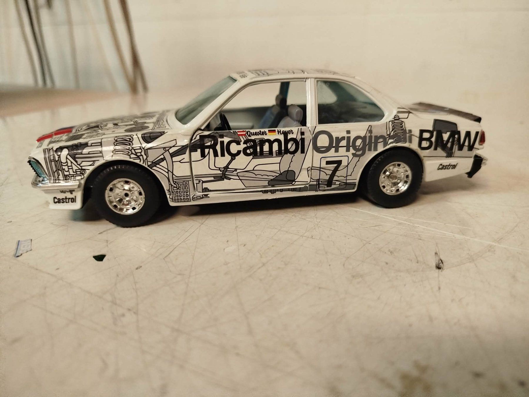 BMW Modellini d'auto: BMW 635 CSi  Burago – Usato da La Chaux-de-Fonds venduto da Emmaus2300CDF 1