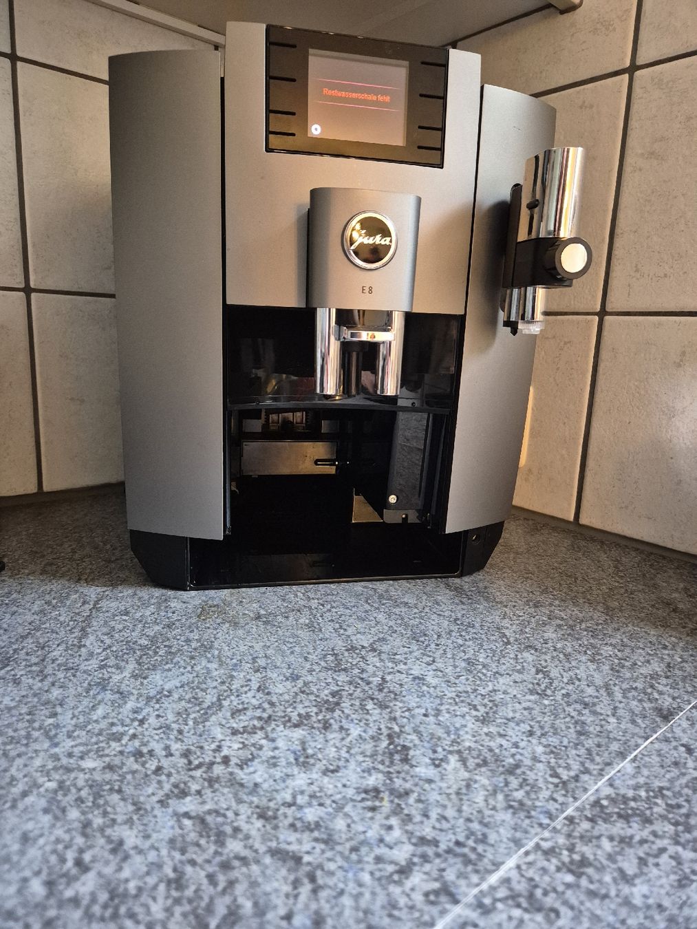 Jura Macchine per caffè & Macchine per espresso: Jura E8 (SB) Top Zustand – Usato da Bürglen TG venduto da mar_5qv2 3