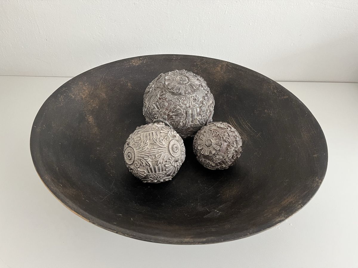 Tutte le decorazioni: grosse Schale mit 3 Deko-Kugeln / Kunststoff – Usato da Wetzikon ZH venduto da seli03