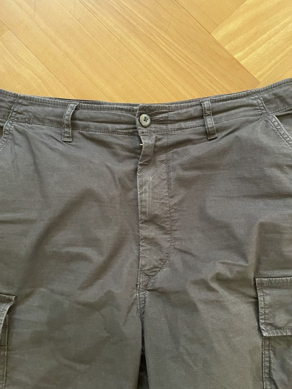 Uniqlo Pantaloni: Cargo Hose kurz Uniqlo – Usato da Zürich venduto da pba_original 3