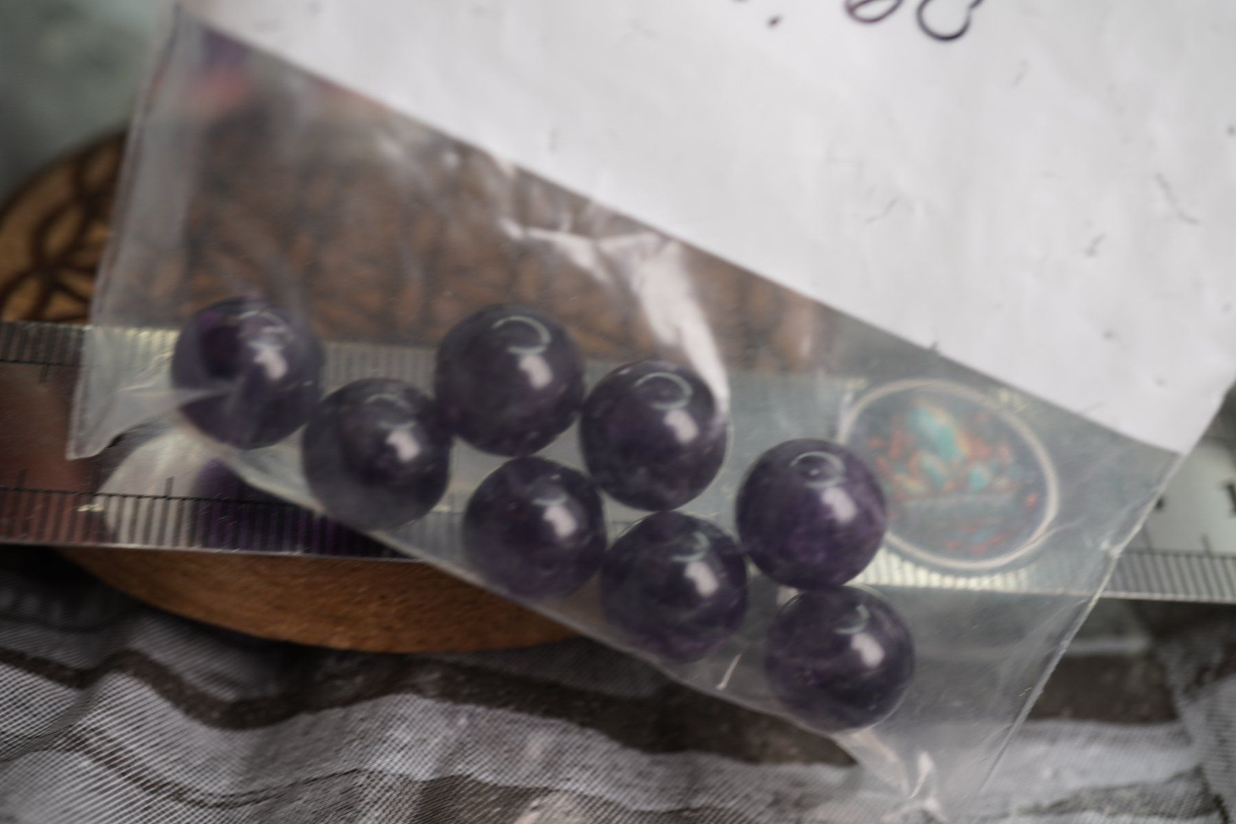 Minerali & Pietre curative: Amethyst    Gelocht  Resten   ab  1.-   gratis Versand – Nuovo e nell'imballaggio originale da Eschenbach SG venduto da topstone 2