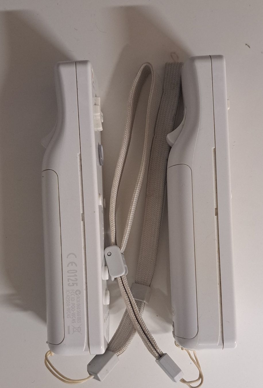 Nintendo Controller: Nintendo wii Controller 2x – Usato da Biel/Bienne venduto da Sasha4u 2