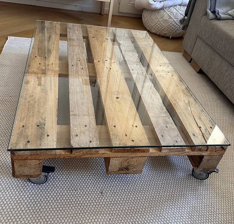 Tables: Table basse palette + verre – D'occasion à Genève par julii.la