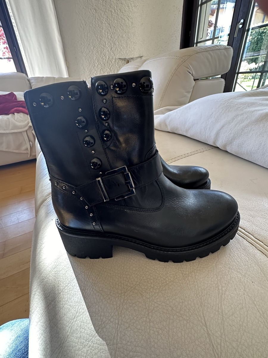 Scarpe da donna: Bottes 37 Nero Giardini neuves – Nuovo (secondo la descrizione) da Muraz (Collombey) venduto da jaoo21