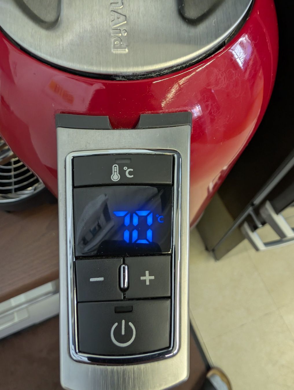 Kitchenaid Bouilloires électriques: KitchenAid Wasserkocher  Empire red – D'occasion à Meggen par Schmido007 2