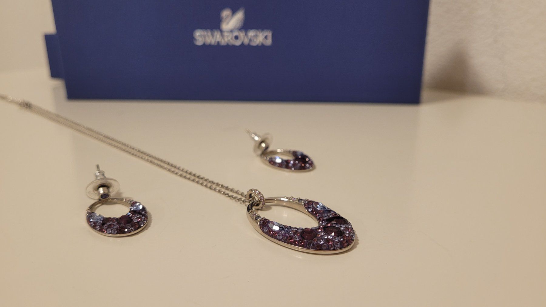 Swarovski Catenine: Swarovski Set lila violett – Usato da Schaan venduto da car_wrv2