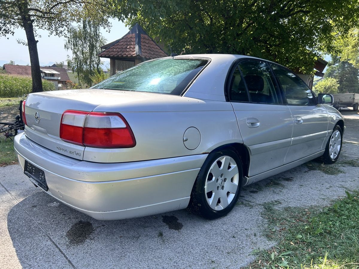 Opel Automobili: Opel Omega B 3.2 V6 – Difettoso da Hellbühl venduto da Kadettgte1979 2