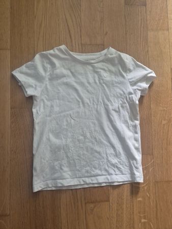 H&M White T-Shirt with a heart, size 4-6y