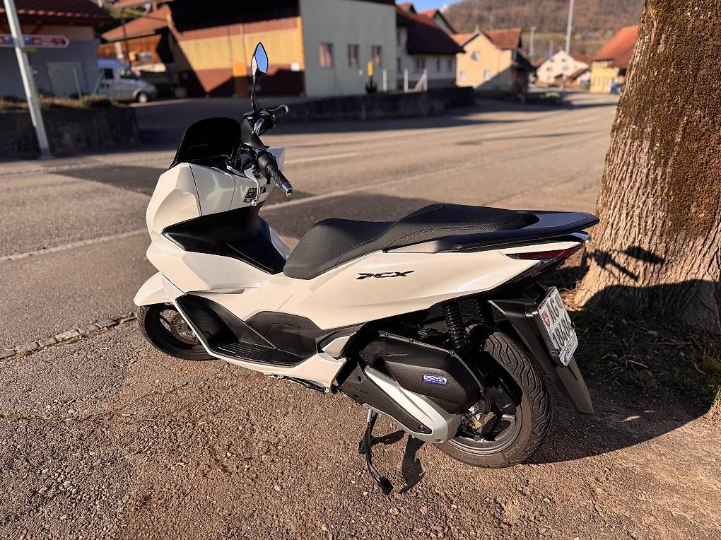 Strada: Honda WW125A Roller  nur 1700 km – Usato da Oberhofen AG venduto da valo-ha 2