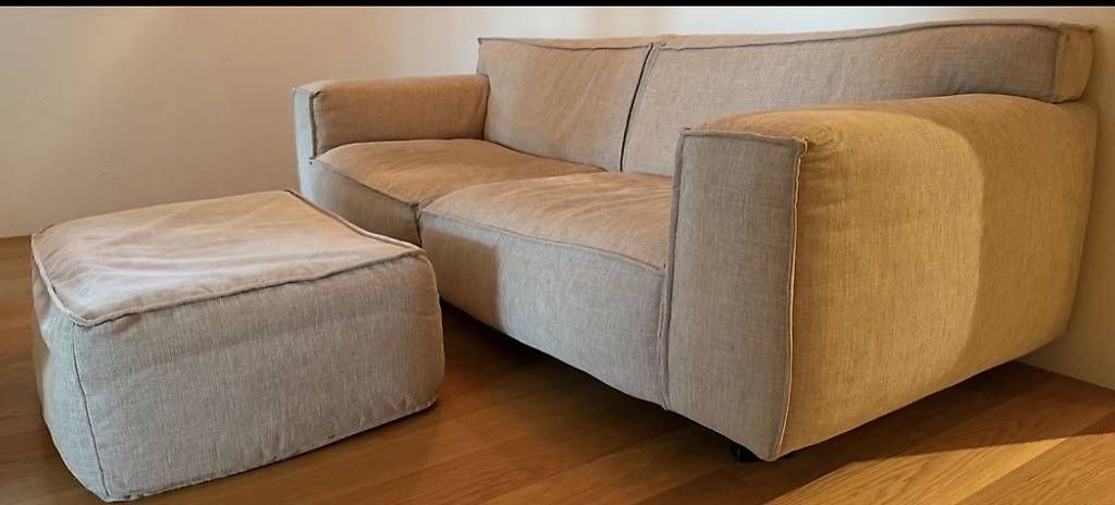 Interio Sofas: 2er Sofa mit Hocker, beige – Gebraucht aus Küsnacht ZH von LightSheer