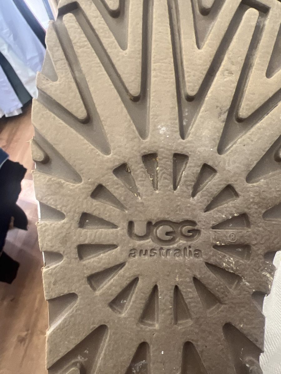 Ugg Scarpe da donna: UGG Stiefel – Usato da Olten venduto da AtelierSecondhand23 3
