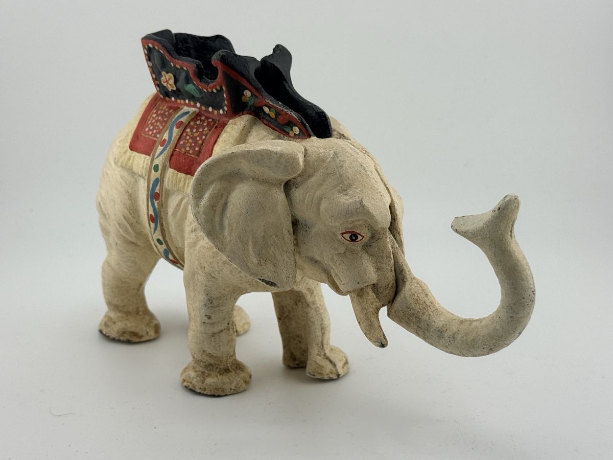 Spielzeuge: Mechanischer Elefant Eisenguss 30er Jahre – Gebraucht aus Zürich von Geniuss