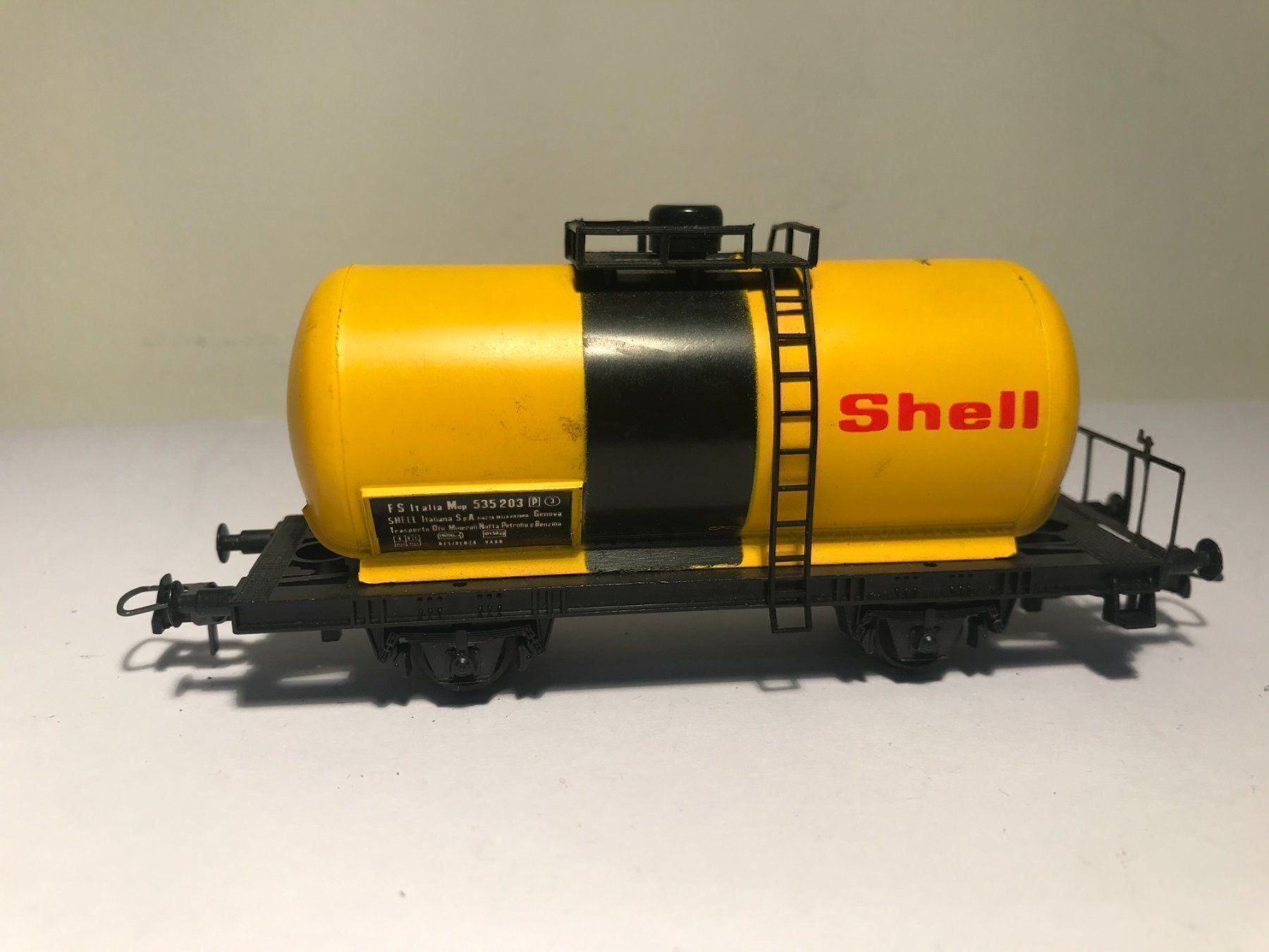 Lima Modelleisenbahnen: LIMA Schell Tankwagen 2713, DC Achsen – Gebraucht aus Buchrain von Modellbahn11 2