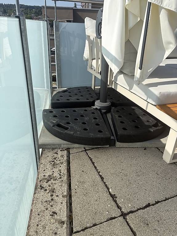 Sonnenschirme: Ampelschirm / Sonnenschirm 3x3m mit Schirmständer – Gebraucht aus Kreuzlingen von dav_xss6 2