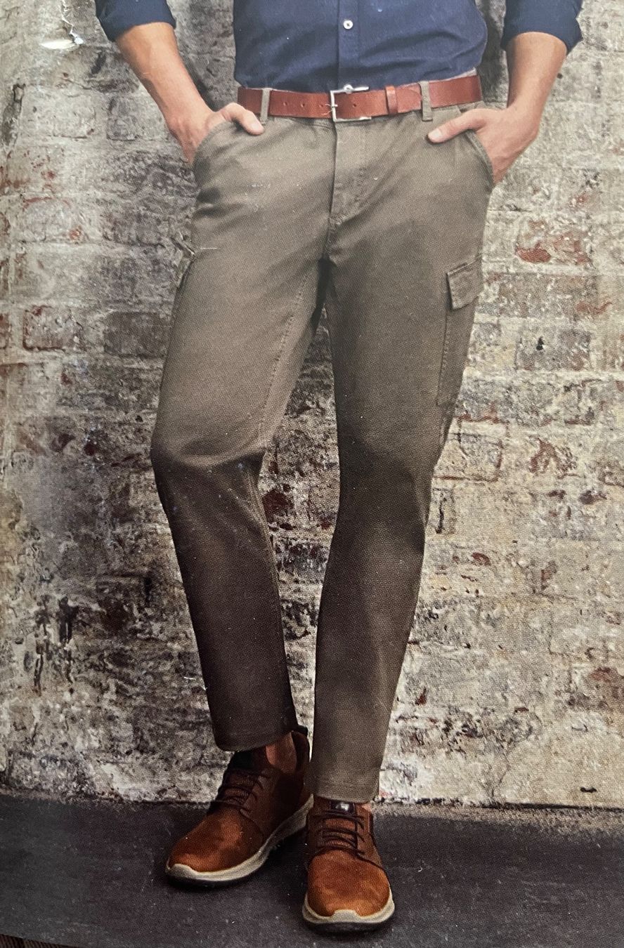 Pantaloni: Herren-Cargo-Joggpants-Hose, 4 Stück – Nuovo e nell'imballaggio originale da Muralto venduto da Kdale2