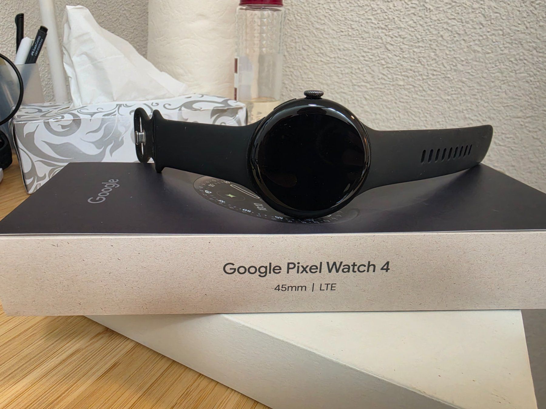 Google Smartwatch: Google Pixel Watch 4 45mm LTE + 2 Ladegeräte – Usato da Herrliberg venduto da regina_phalangy
