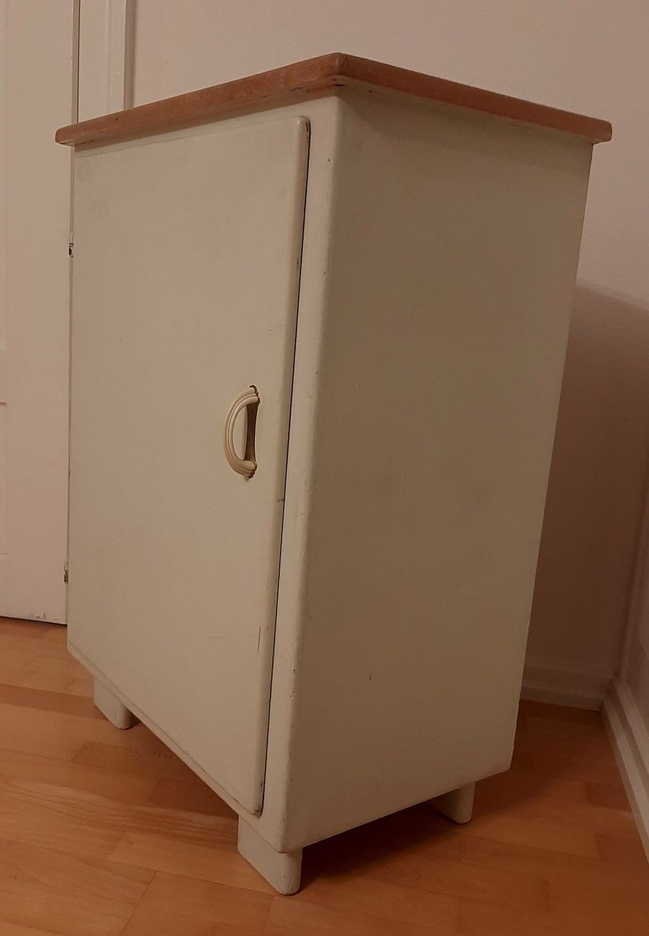 Schränke: Art Deco Küchenschrank – Gebraucht aus Arbon von torso444