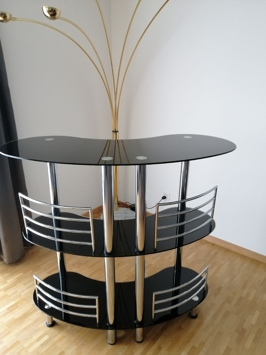 Ladenausstattungen & Messebau: Bar mit Barsessel – Gebraucht aus Nottwil von nicoleta2