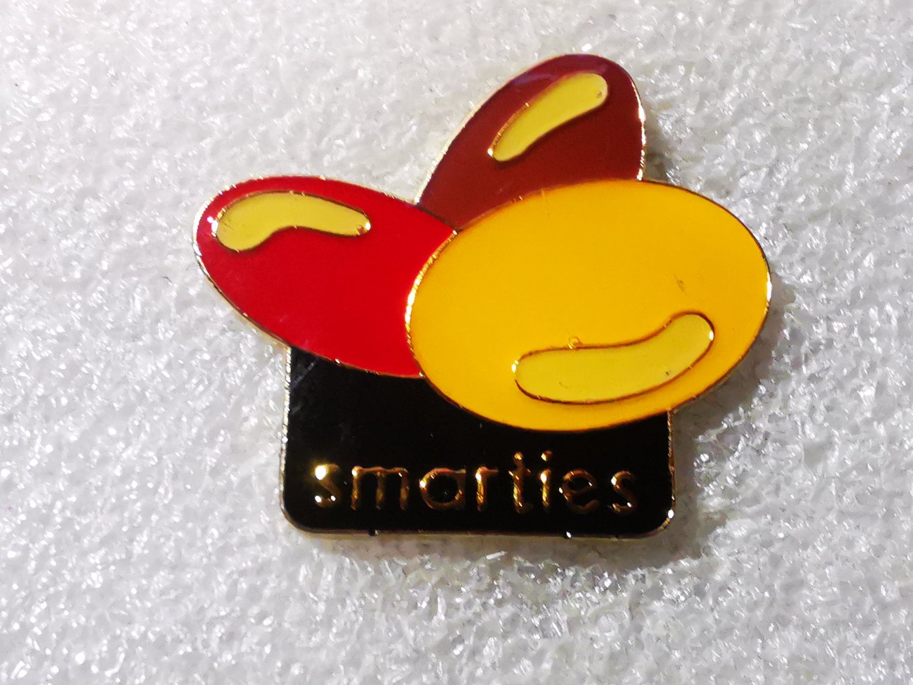 Placchette & Badge: Ansteckpin 103: Smarties – Usato da Oppligen venduto da Pin-Fall-Shop