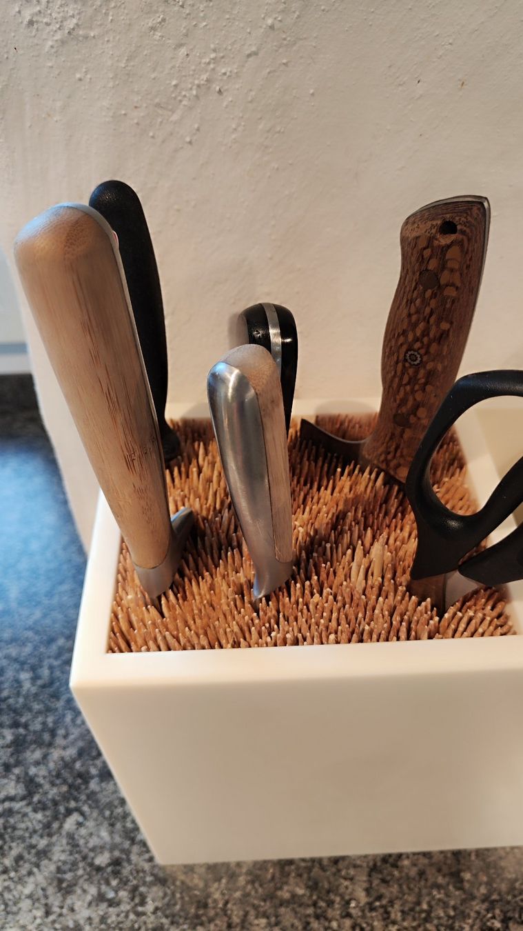 Coltelli: Messerblock aus Corian inkl. Kochlöffelfach – Nuovo (secondo la descrizione) da Oberneunforn venduto da saloeff 1