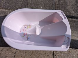 Baby Badewanne mit integriertem Liegesitz
