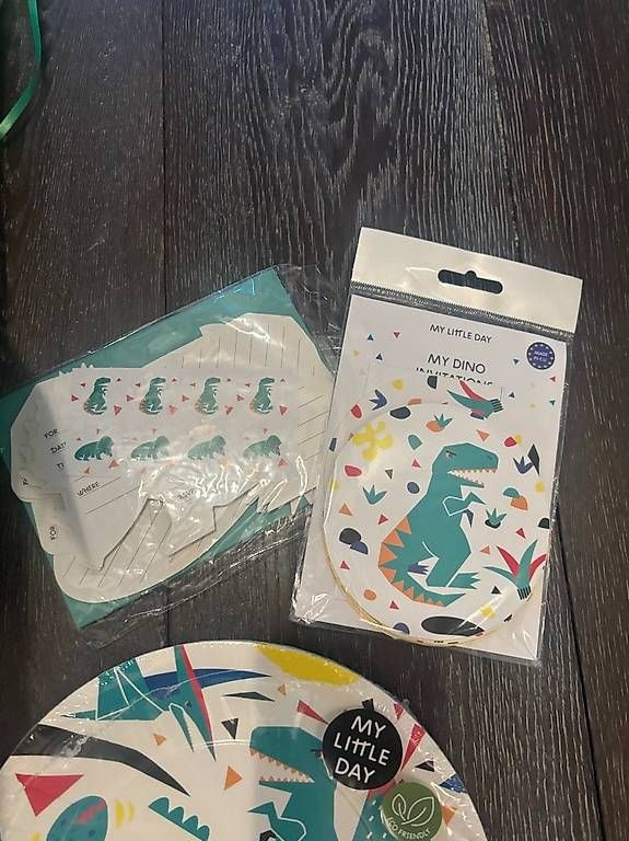 Tutte le decorazioni: Kit anniversaire thème dinosaures – Nuovo (secondo la descrizione) da Petit-Lancy venduto da areyouinterested 2