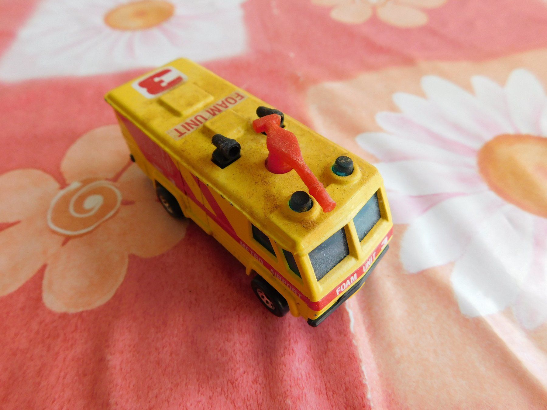 Matchbox Voitures modèles: Matchbox Flugfeldlöschfahrzeug – D'occasion à Strengelbach par Wedi73 3