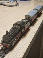 Piko Dampflokomotive mit 2 Personenwagen 