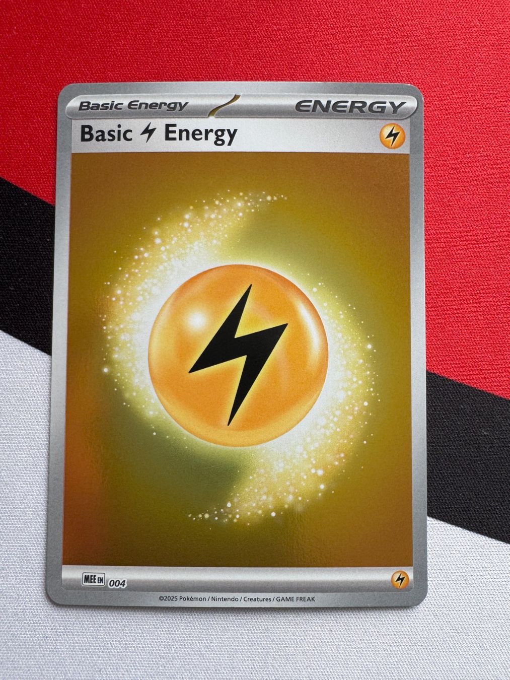 Pokémon Carte collezionabili: Pokémon TCG - Basic Lightning Energy Reverse Holo (MEE004) – Nuovo (secondo la descrizione) da Oberwil BL venduto da Chelsea26