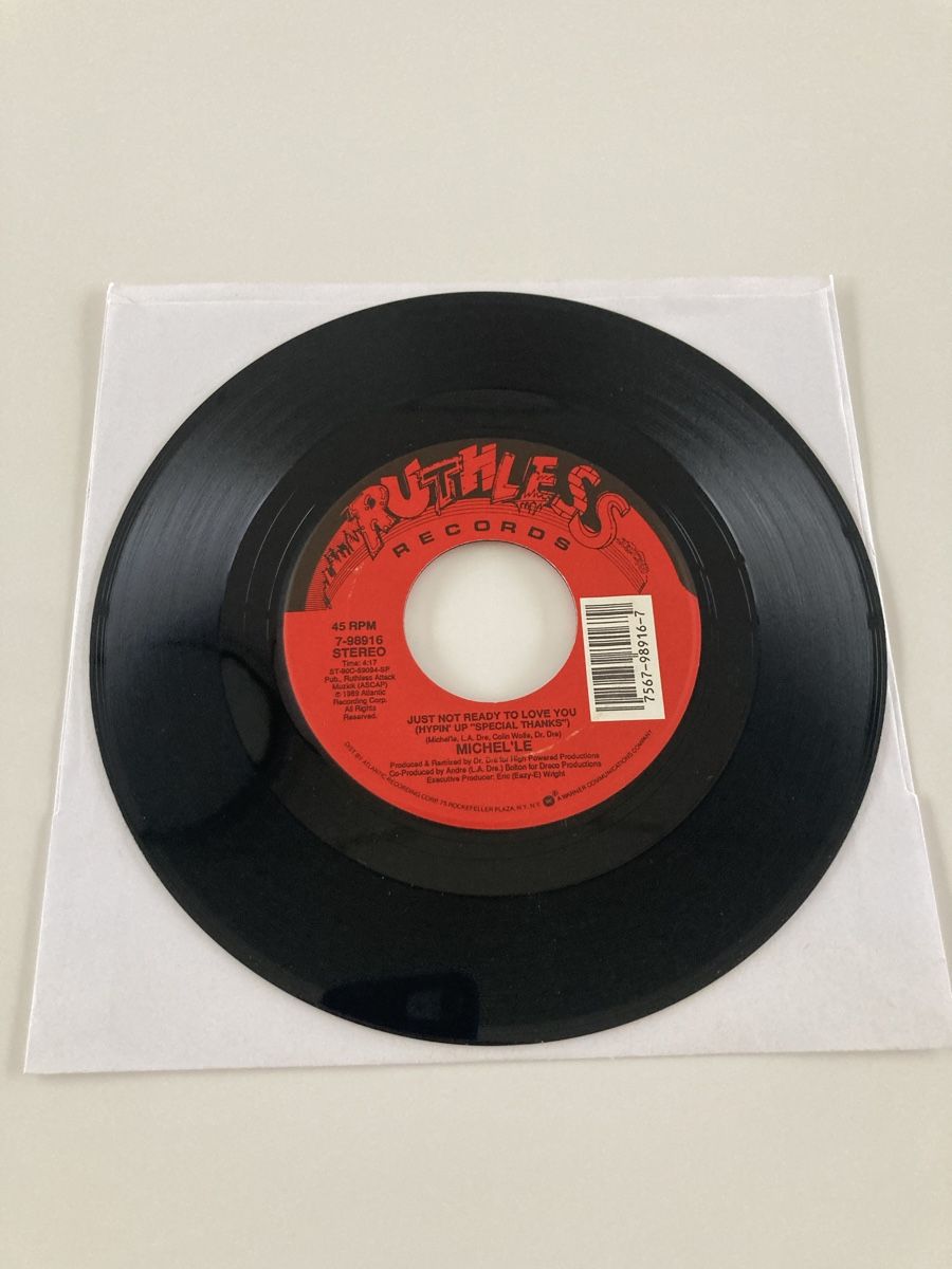 Dischi in vinile: Michel’le - Keep Watchin' 7" Single Ruthless Records Eazy E – Usato da Mörschwil venduto da Appenzell2 3