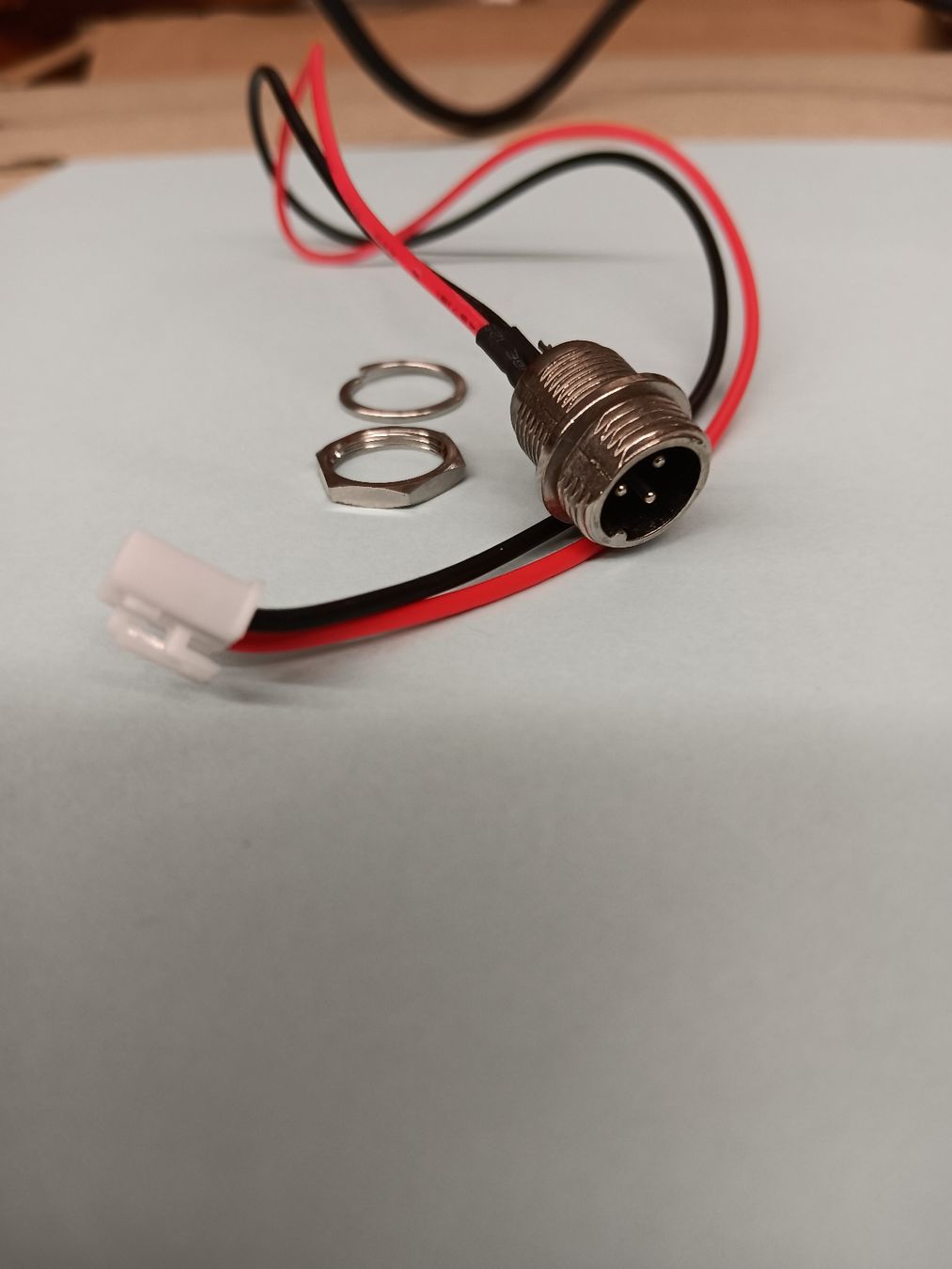Componenti elettronici: Hoverboard Einschaltknopf und Ladekabel inwärts gerichtet – Nuovo (secondo la descrizione) da Ermatingen venduto da rik4rdo 1