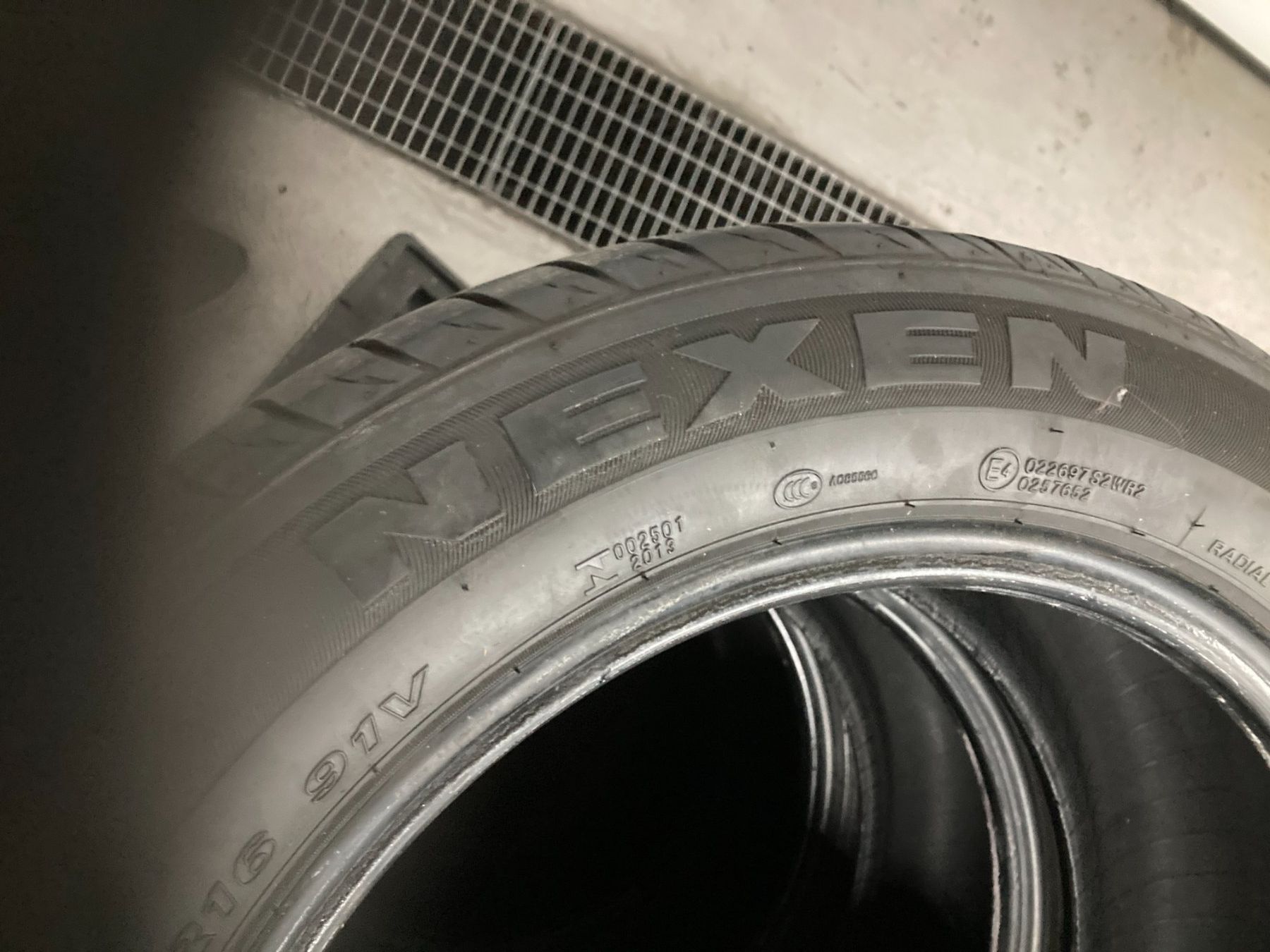 Pneus & Kompletträder: 205/55R16 Sommerpneu – Gebraucht aus Cham von WB2223 3