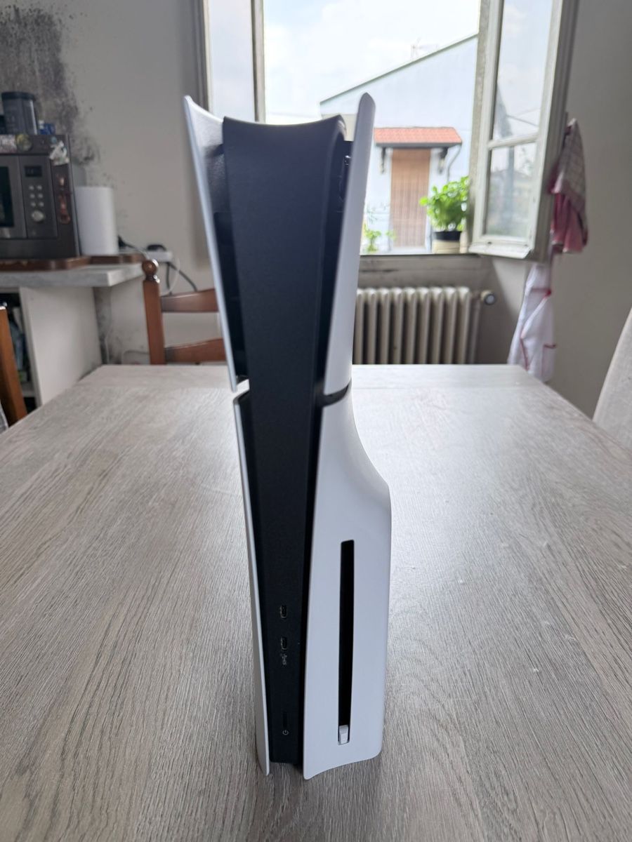 Sony Console: Console PS5 +Disk  – Nuovo (secondo la descrizione) da Vacallo venduto da Mo-ro12 1