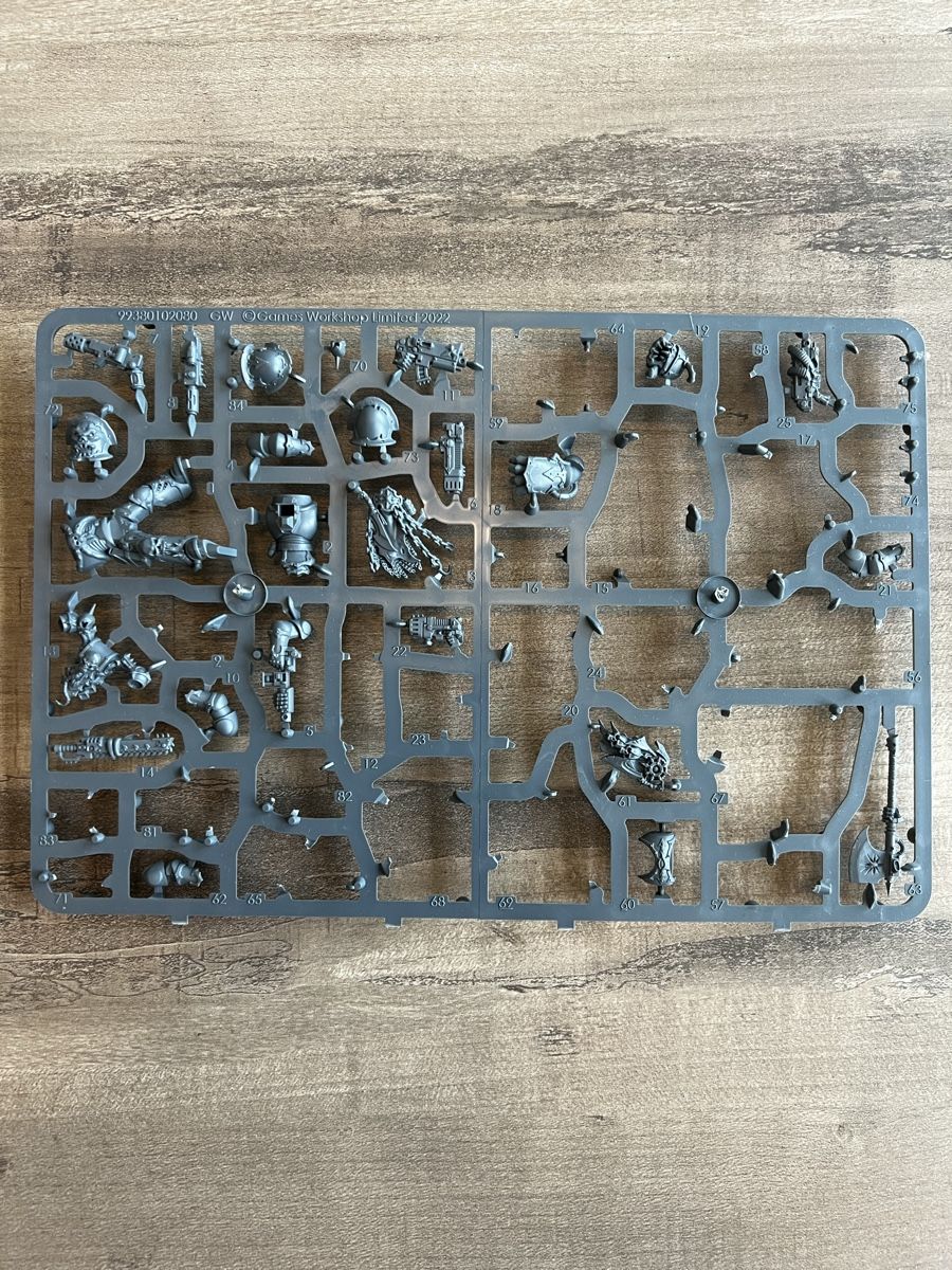 Giochi: Warhammer 40k/Horus Heresy Gussrahmen/Bits Set 1 – Usato da Läufelfingen venduto da stephiesheena 4