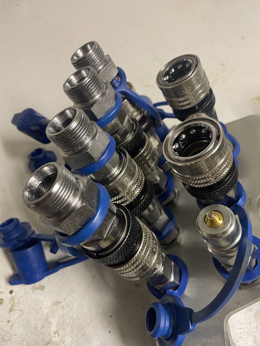 Zubehör Traktoren & landw. Fahrzeuge: Hydraulikölsteckkupplungen – Neu (gemäss Beschreibung) aus Boswil von Nemo733 3