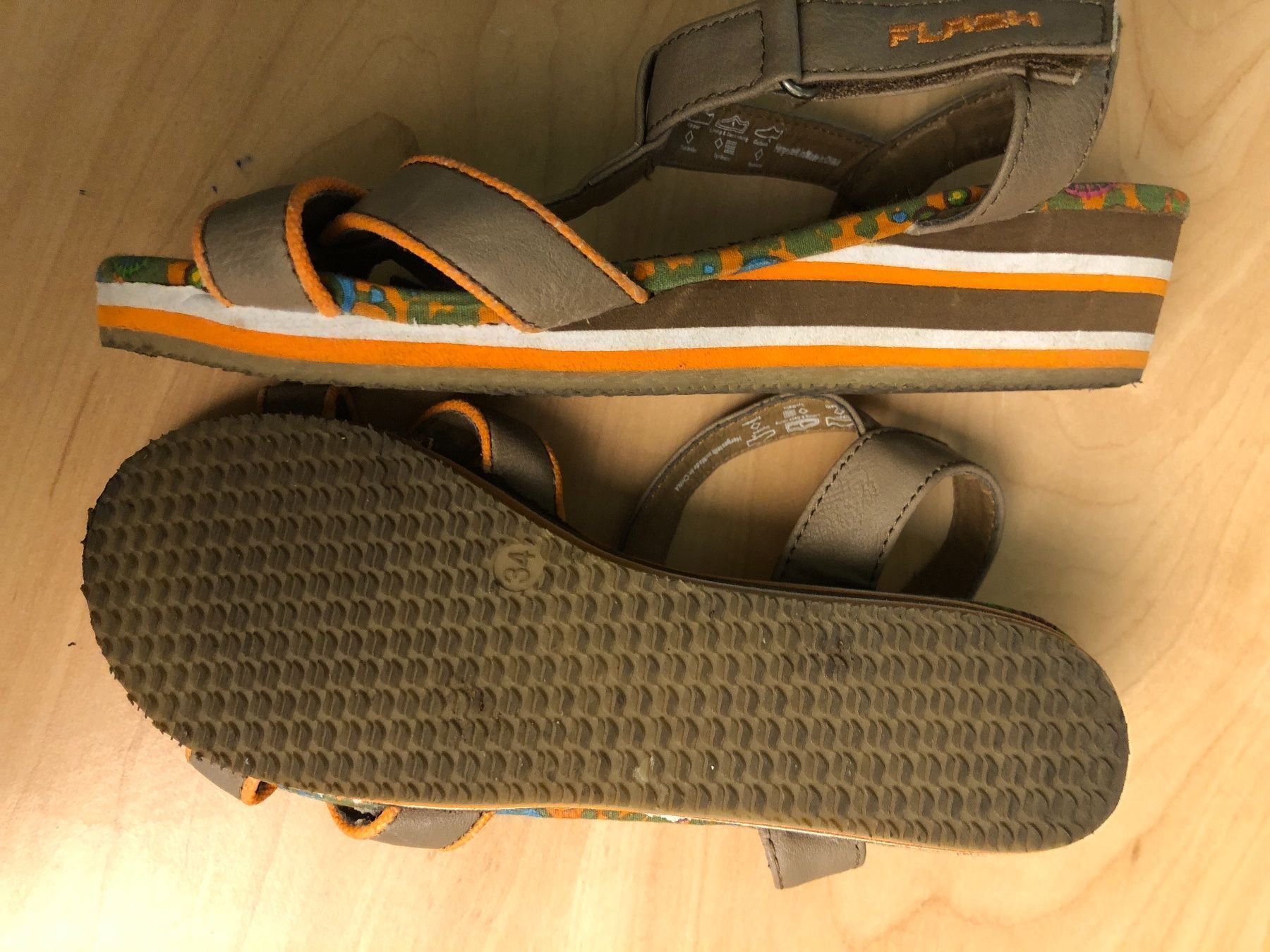 Chaussures filles: Flash Sandalen Gr.34 – D'occasion à Obergerlafingen par cabo4 2