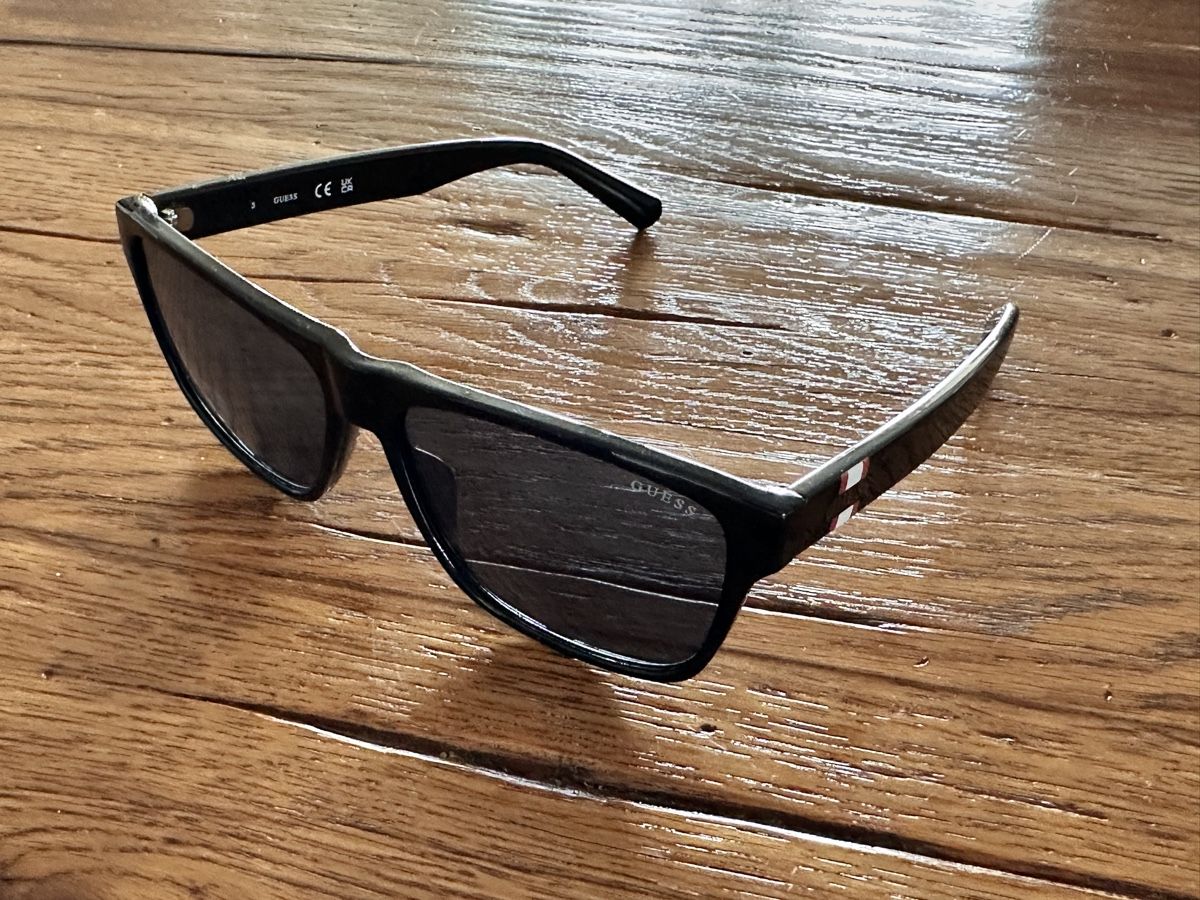 Guess Occhiali & Lenti: Sonnenbrille GUESS – Usato da Zürich venduto da SwissBiker24