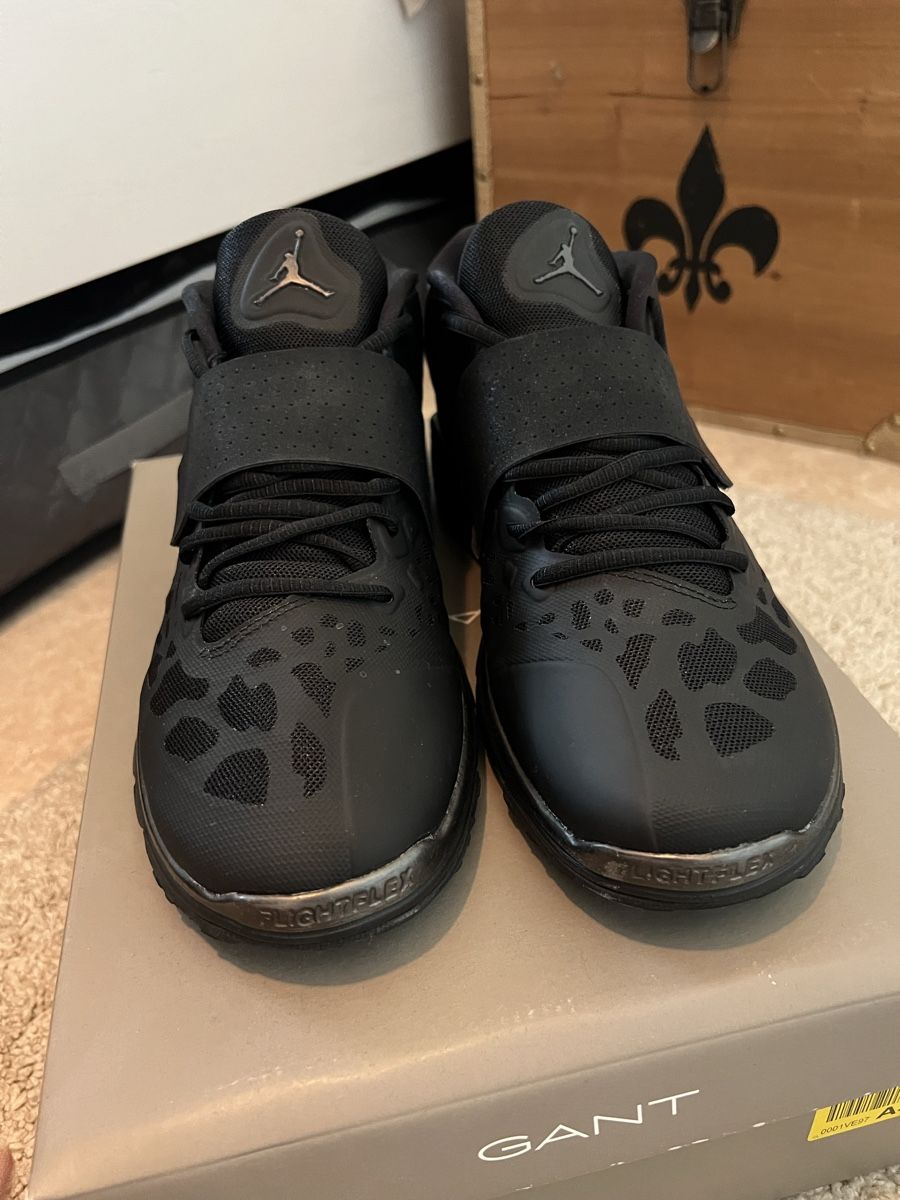 Jordan Scarpe da uomo: JORDAN FLIGHT FLEX TRAINER 2 BLACK METALLIC SILVER grösse 45 – Nuovo e nell'imballaggio originale da Kriens venduto da Delikanli1 8