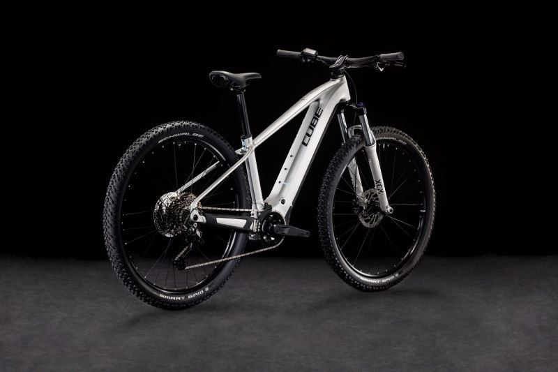 Cube Velos: Cube Reaction Hybrid ONE 800 silver´n´black – Neu und originalverpackt aus Hohentannen von MagmaCollectibles