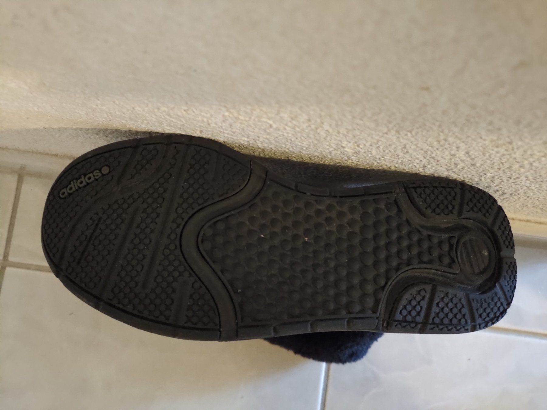 Adidas Damenschuhe: Adidas Winterstiefel schwarz – Gebraucht aus Hergiswil NW von laserplay 3
