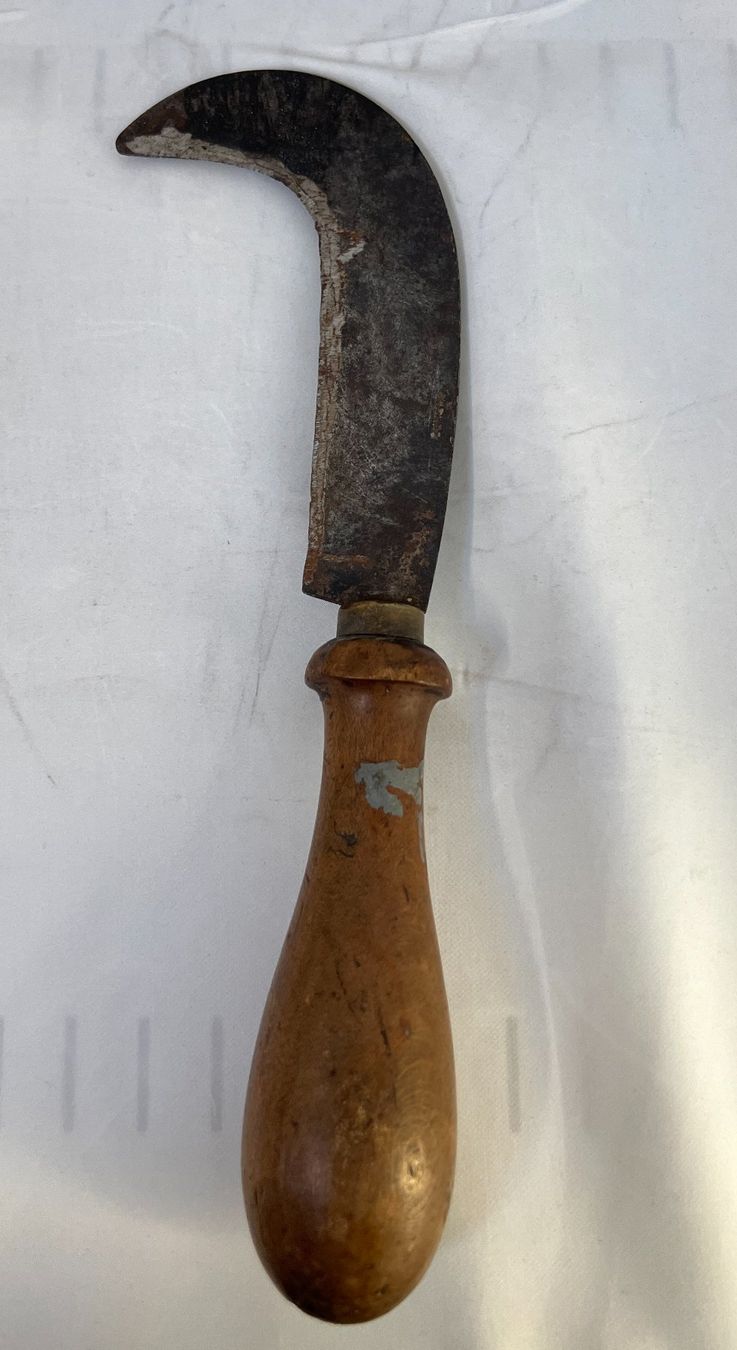 Tutti gli attrezzi: Sichel alt mit Holzgriff – Usato da Zürich venduto da Drahtzug
